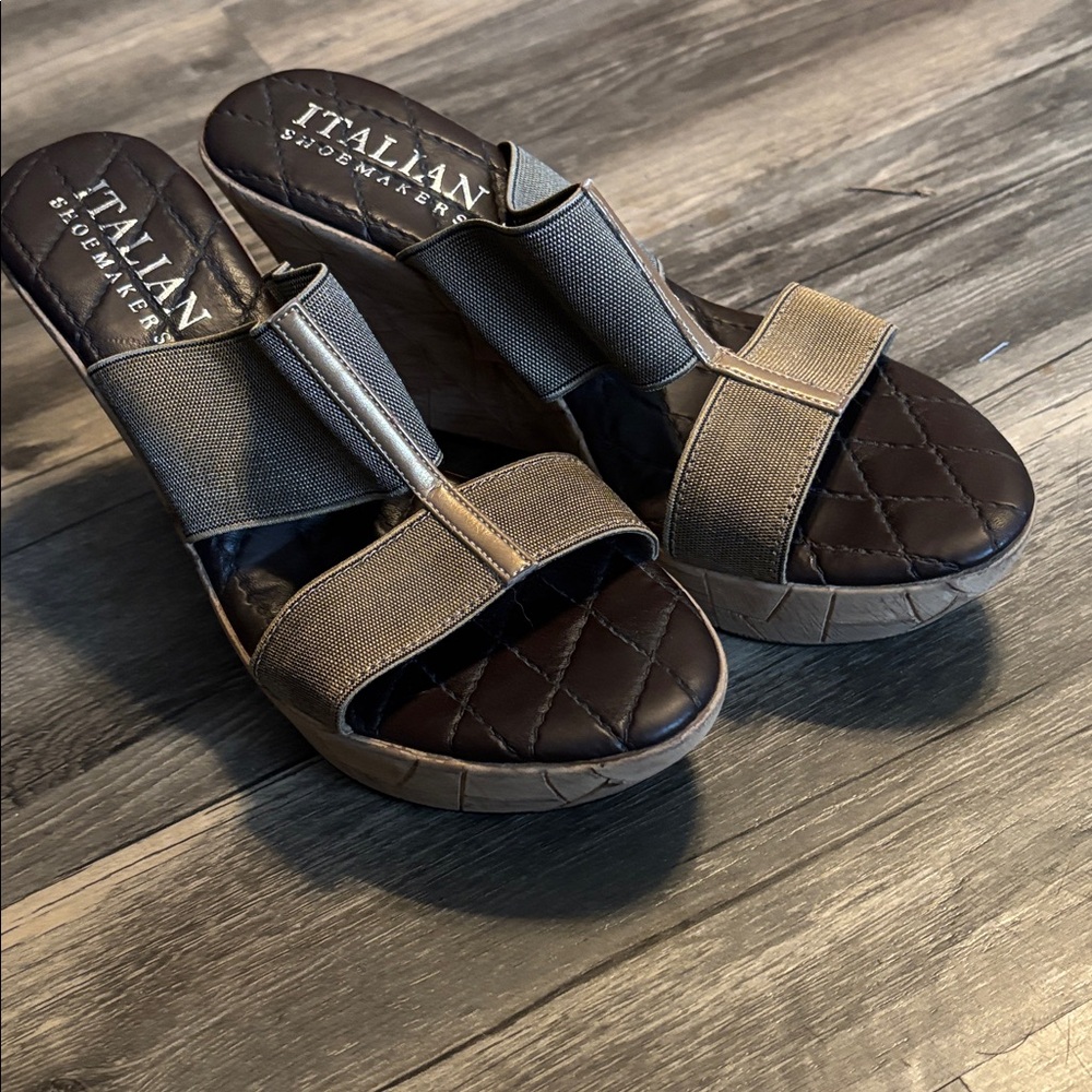 Italian Shoemakers Olive Slide Sandals - Picture 6 of 7